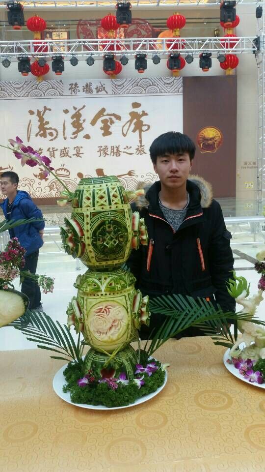 学生高宁及其作品