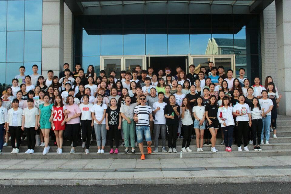 赛后师生合影 赛后师生合影